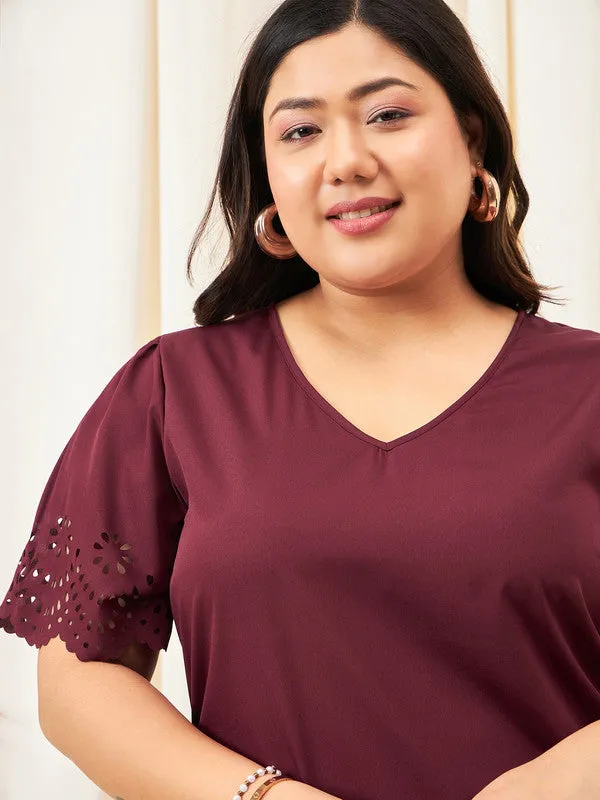 Berrylush Curve Maroon Solid V-Neck Short Sleeves Regular Top