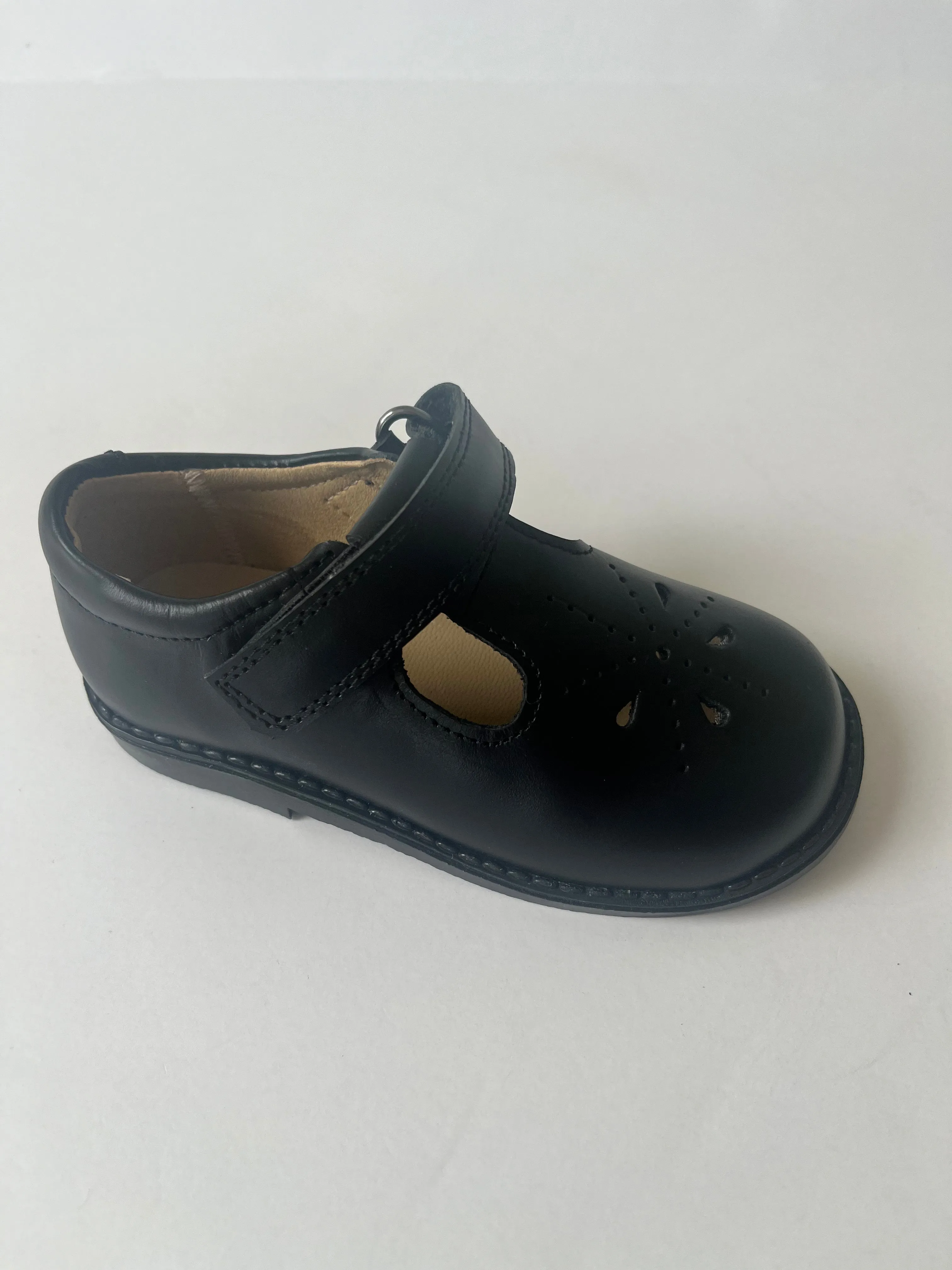 Black t-strap velcro school shoe (17)