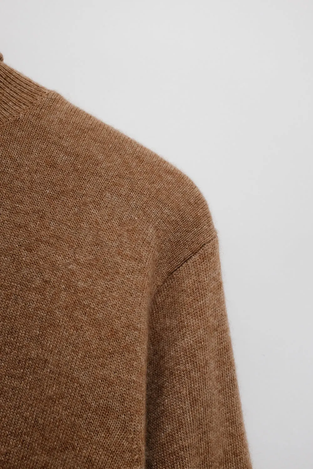 CASHMERE SILK WOOL CARAMEL TURTLE SWEATER