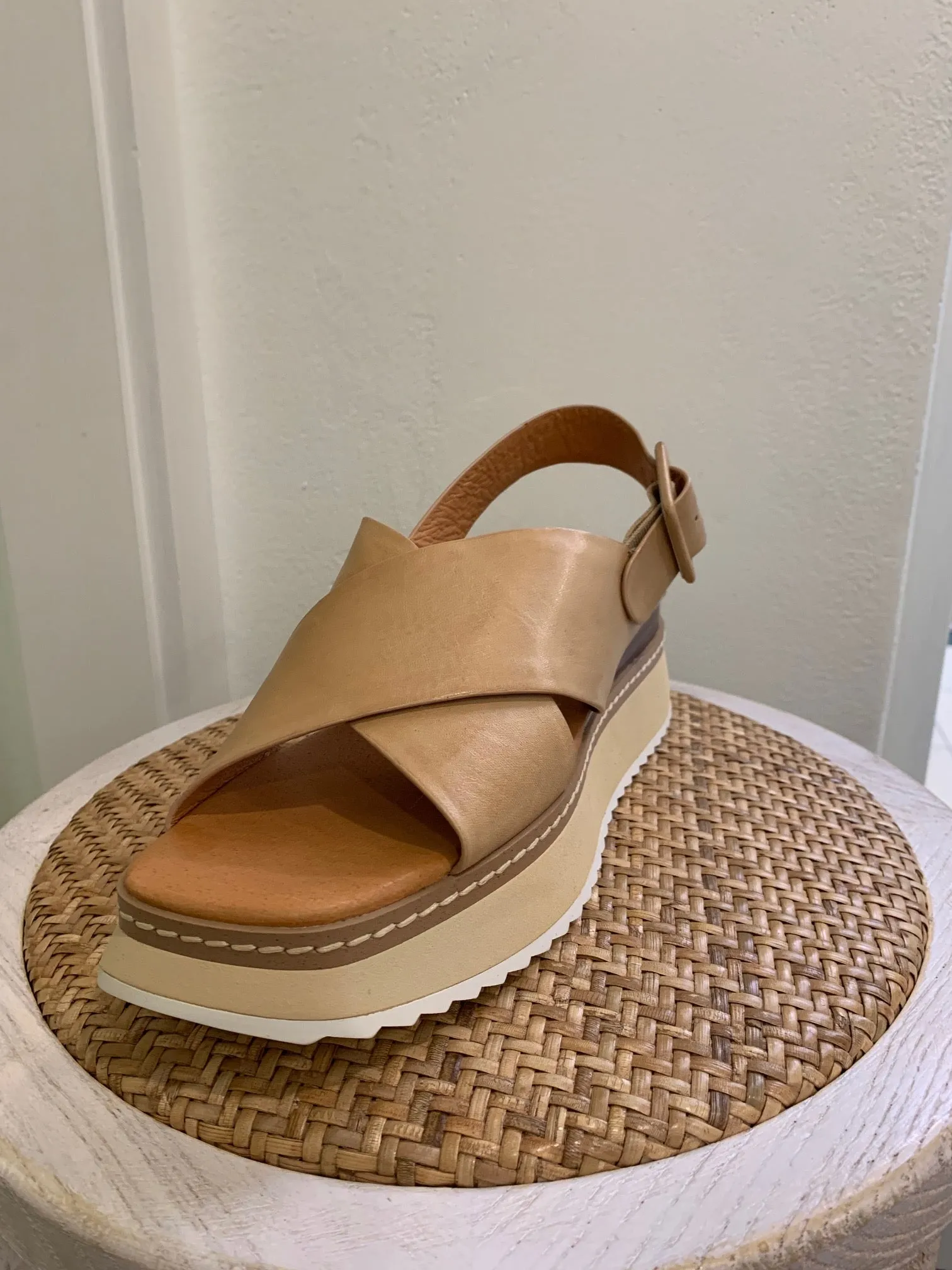 EOS -  Tonality Platform Sandal - Tan