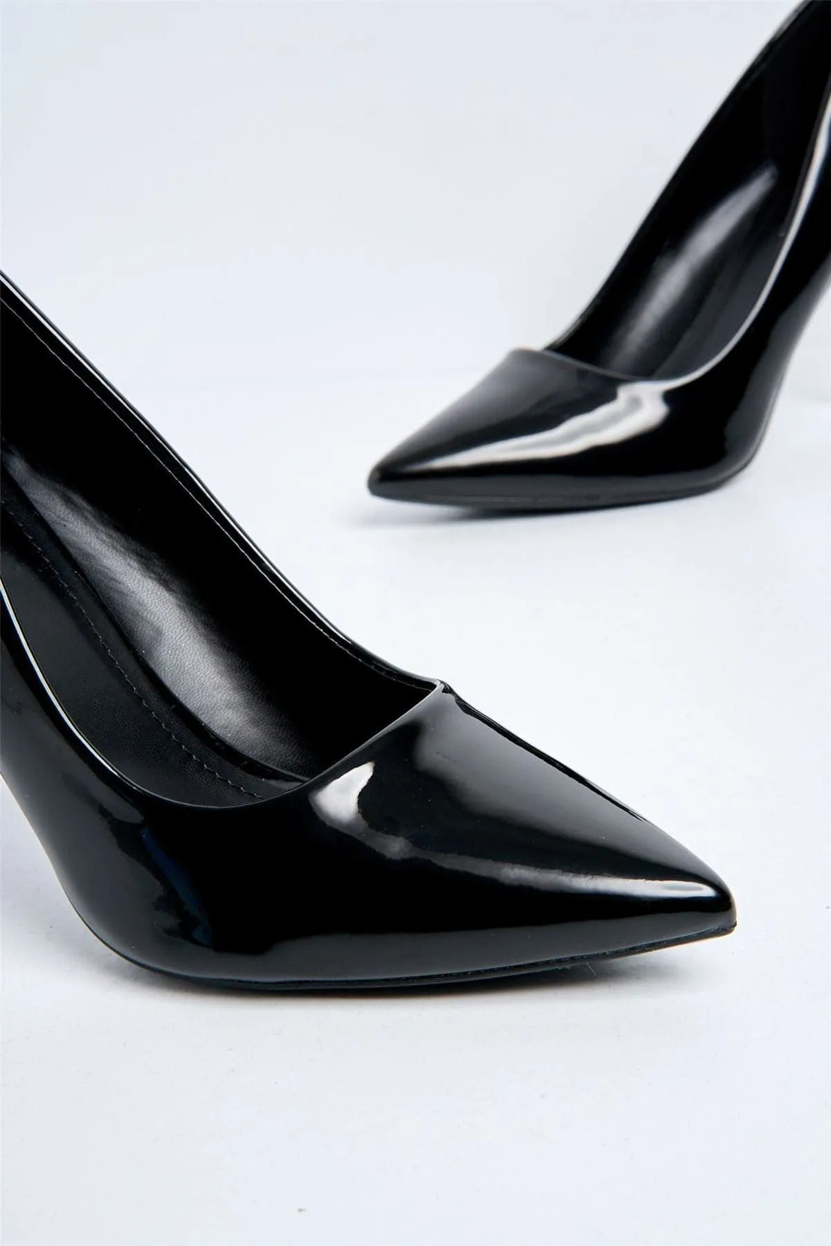 Gina Spool Heel Court Shoes in Black Patent