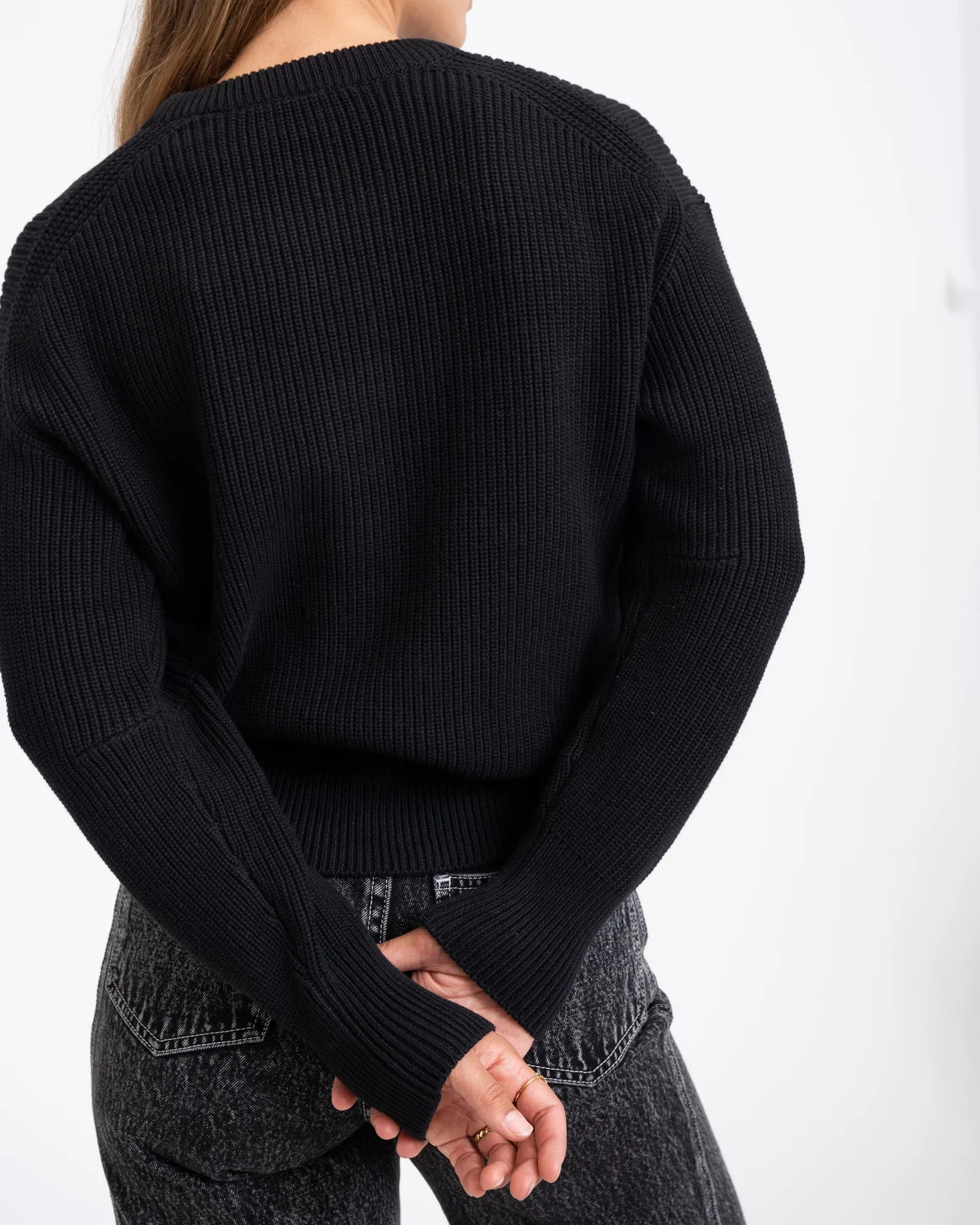 Mila Twist Crew Neck Knit Black