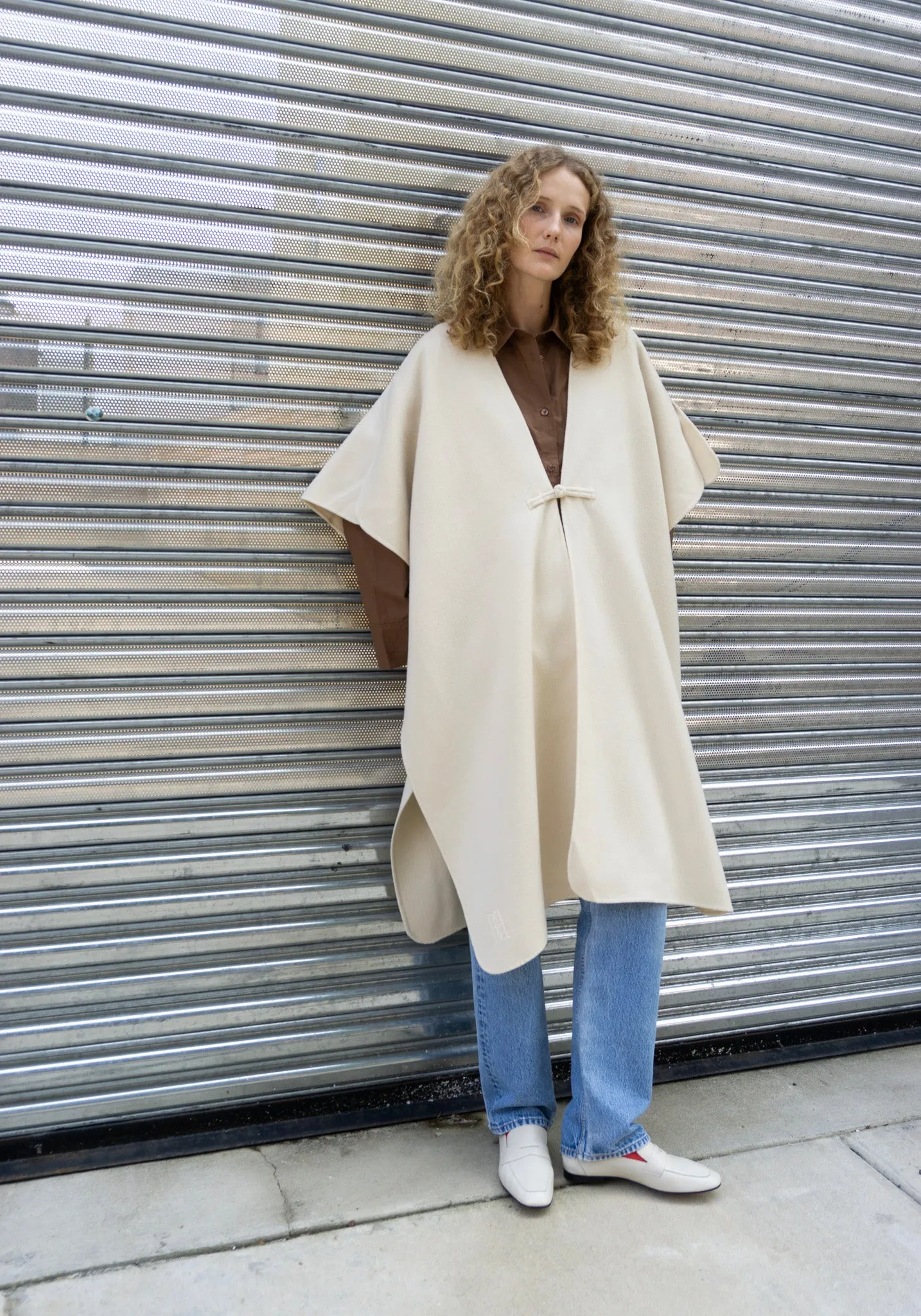 Robertas Poncho in Pearl